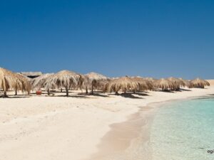 insula-paradis-Hurghada-excursie-Excursie-la-insula paradisică-din-Hurghada-Island-Paradise-în-Hurghada-excursia-in-insula-Giftun