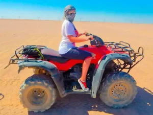 quad-Safari-Hurghada-moto-Safari-pret-deșertul-Excursii-Jeep-safari-în-deșert-Egipt-Preturi-bicicletă-quad-atv-Satul-beduin-Plimbare-cămile